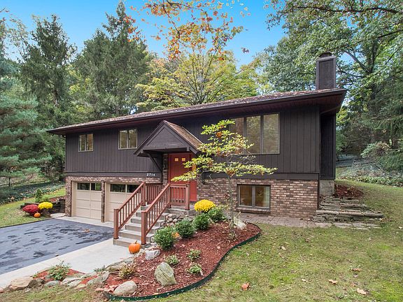 2nd image of 2714 Kensington Dr