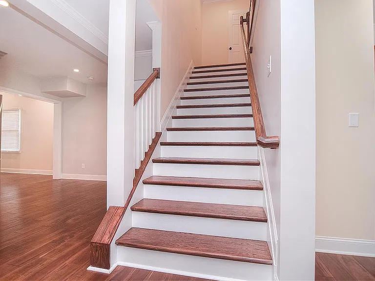 301 W Kingston Ave — Photo 36