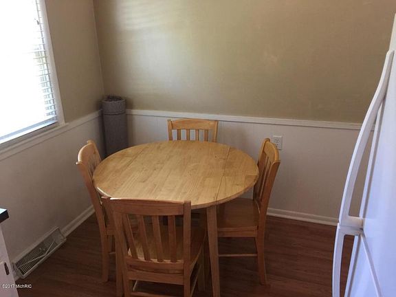 5th image of 1558 Benning Ave NW