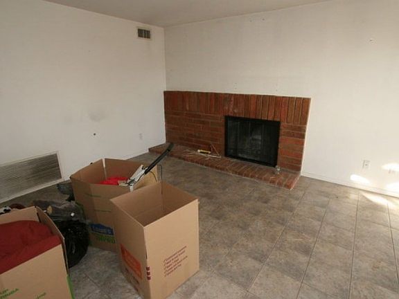 2nd image of 2852 Pinelawn Dr