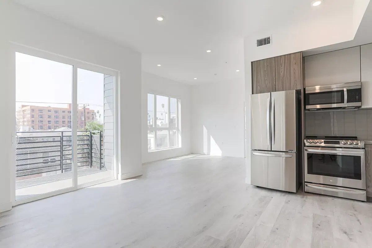 The Kenmore — Photo 1
