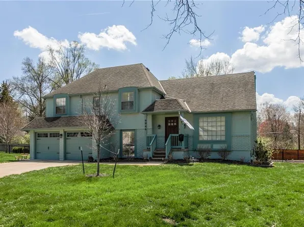 9946 Catalina St, Overland Park, KS 66207