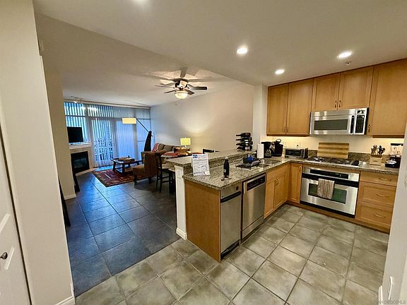 3rd image of 850 Beech St Unit 214