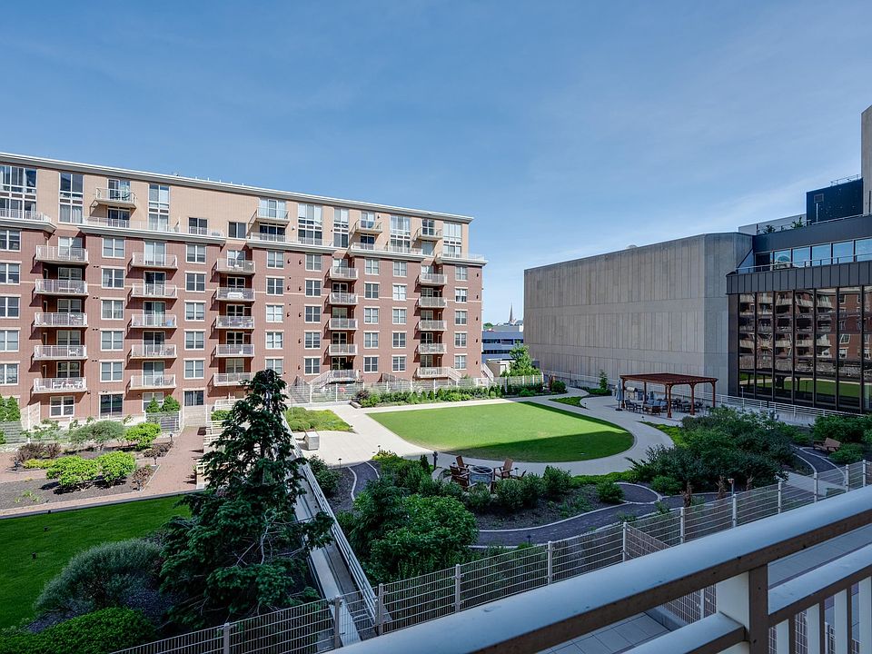 1st image of 360 W Washington Ave Unit 712