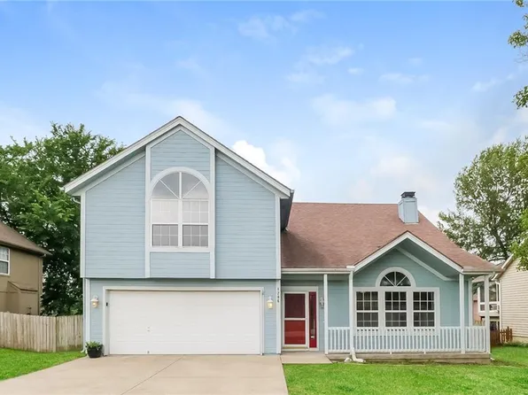 1206 16th South Ave, Greenwood, MO 64034