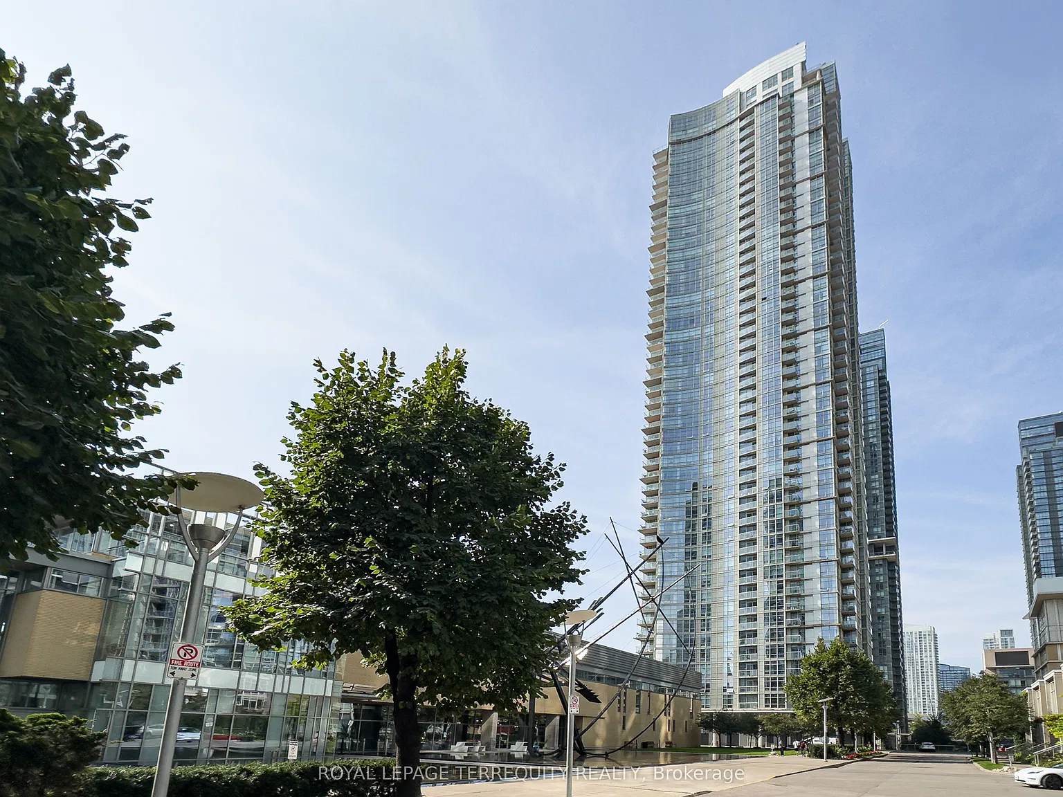 3 bed, $5,100 — Photo 2
