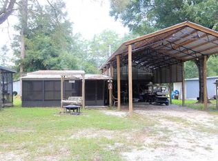217 N Deer Ave, Wewahitchka, FL 32465
