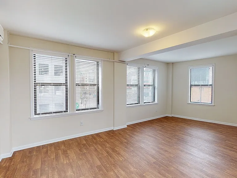 The Ashley Apartments — Photo 14