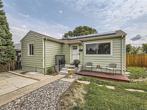 3rd image of 110 S Canosa Court