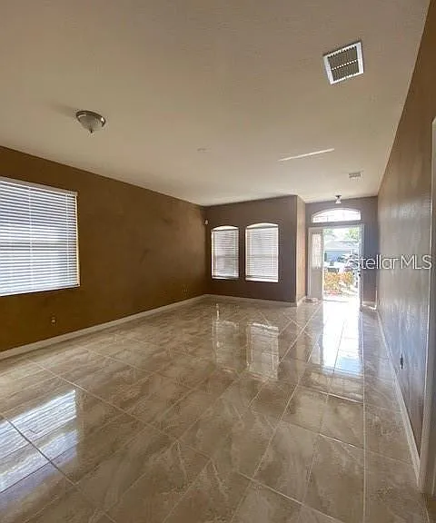 4905 Alavista Dr — Photo 3
