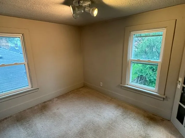 1031 Shore Dr — Photo 5