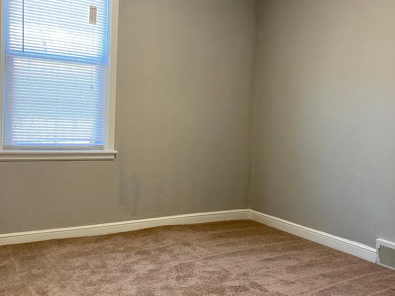 741 Rose Ave E #1 — Photo 7