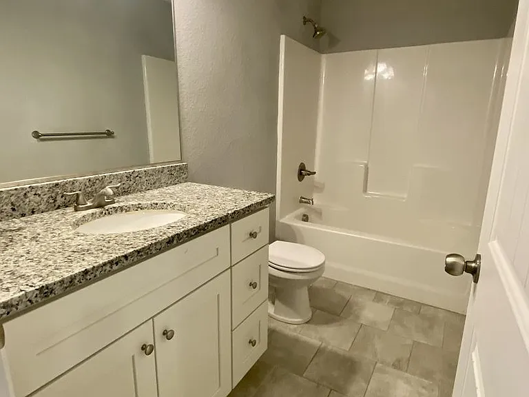 2203 Abbey Rd — Photo 18
