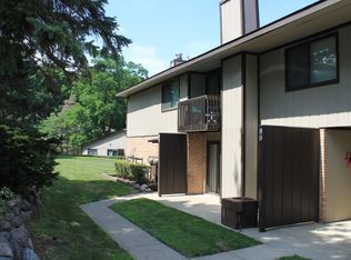 89 Woodhills Bay Rd, Fox Lake, IL 60020