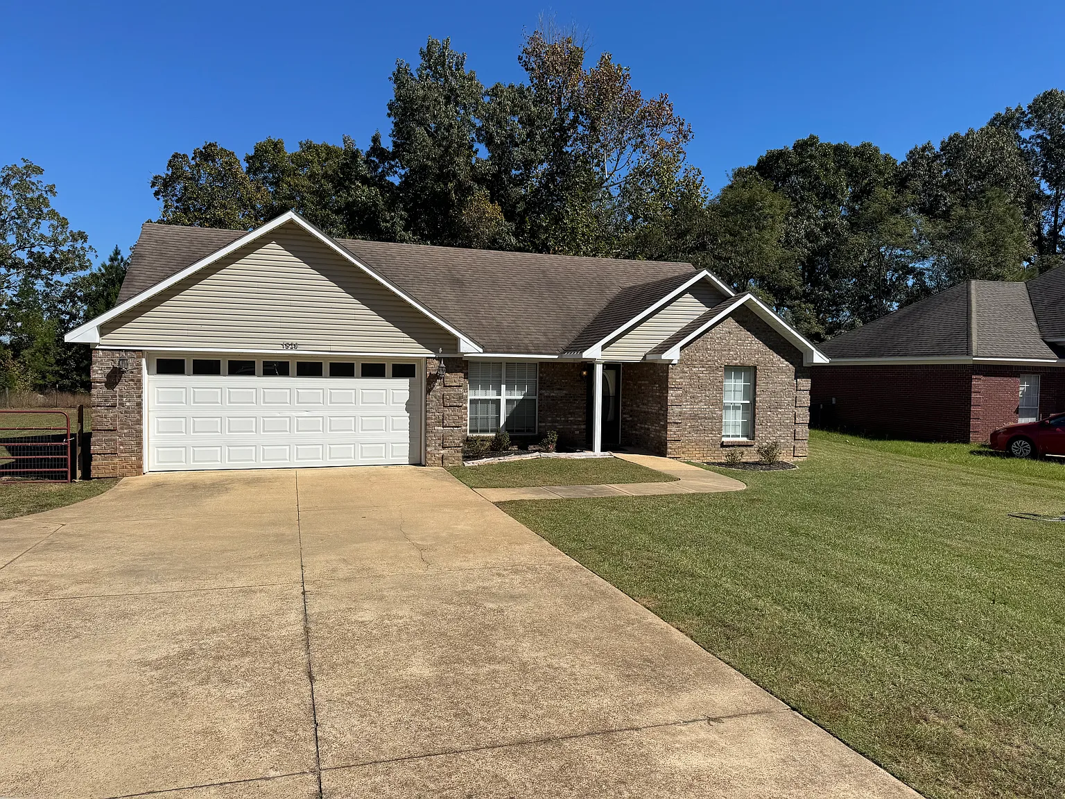 3 bed, 1389 sqft, $2,800 — Photo 1