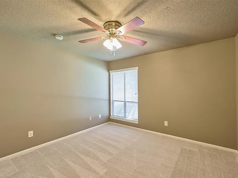 80 Rolling Hills Dr — Photo 36