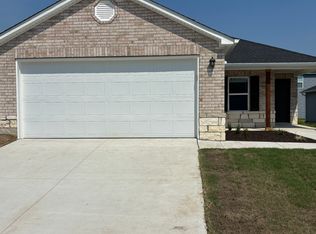 2550 E Meramec St, Fayetteville, AR 72701