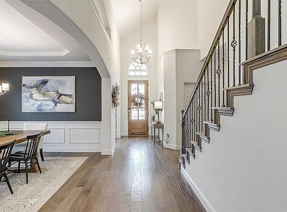 3rd image of 5312 Center Hill Dr