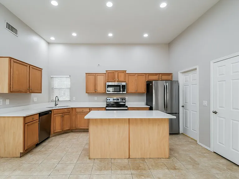 3441 E Baranca Ct — Photo 6