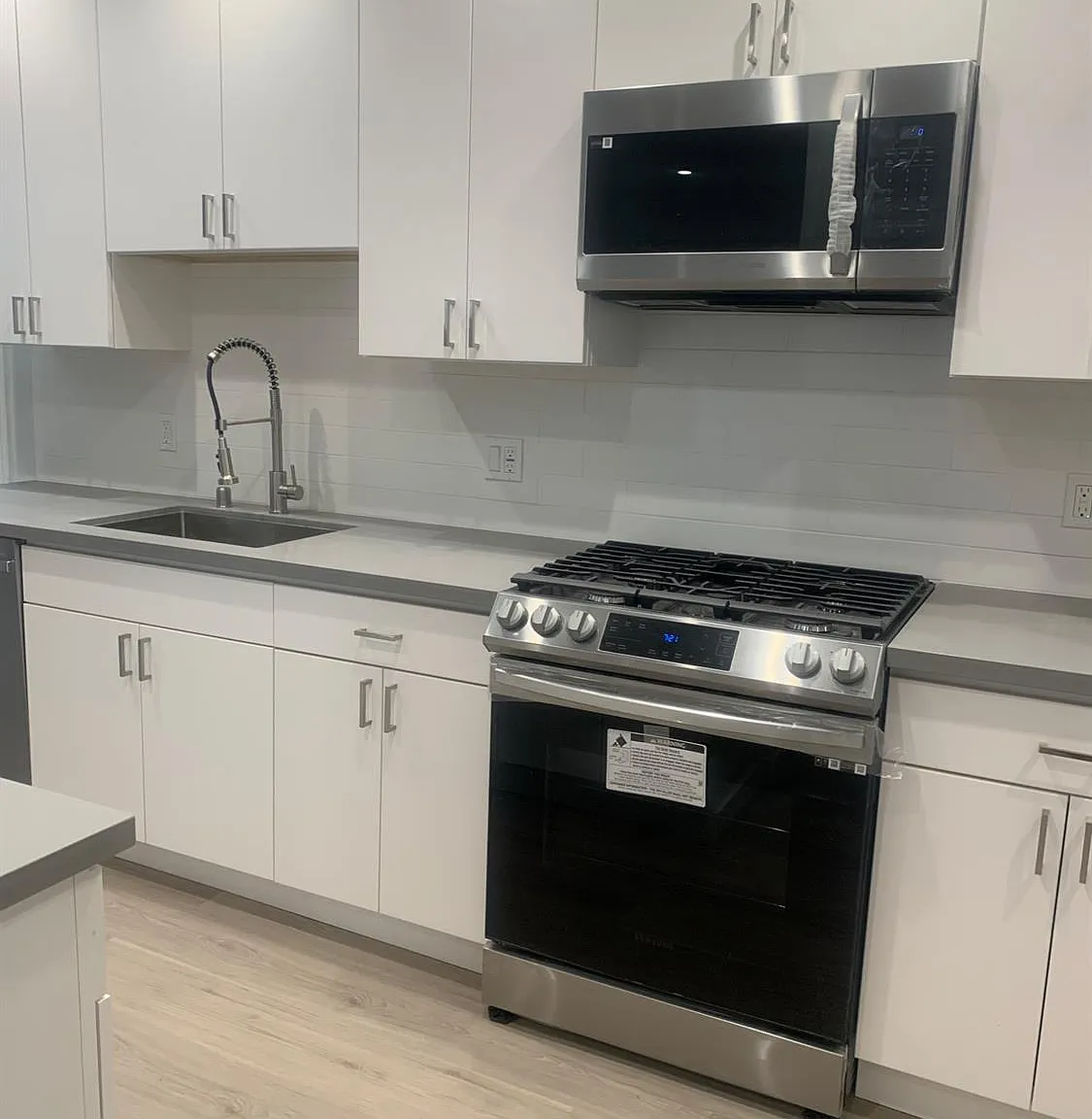 1 bed, 1.0 bath, 650 sqft, $3,175 — Photo 2