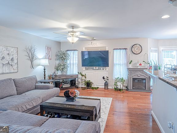 5th image of 101 Oakview Psge