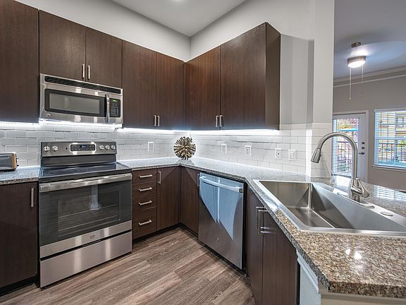 3rd image of 225 S Heights Blvd #4406