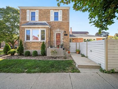 (Undisclosed Address), Chicago, IL, 60656