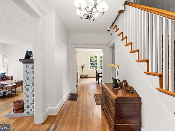 4th image of 322 Saint Dunstans Rd