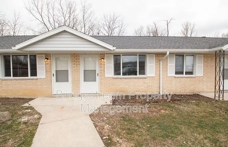 2 bed, 1.0 bath, $995 — Photo 1