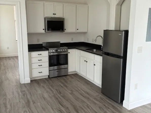 6 Dixon Ave #305, Concord, NH 03301