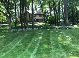 3517 Beagle Dr, Commerce Township, MI 48382