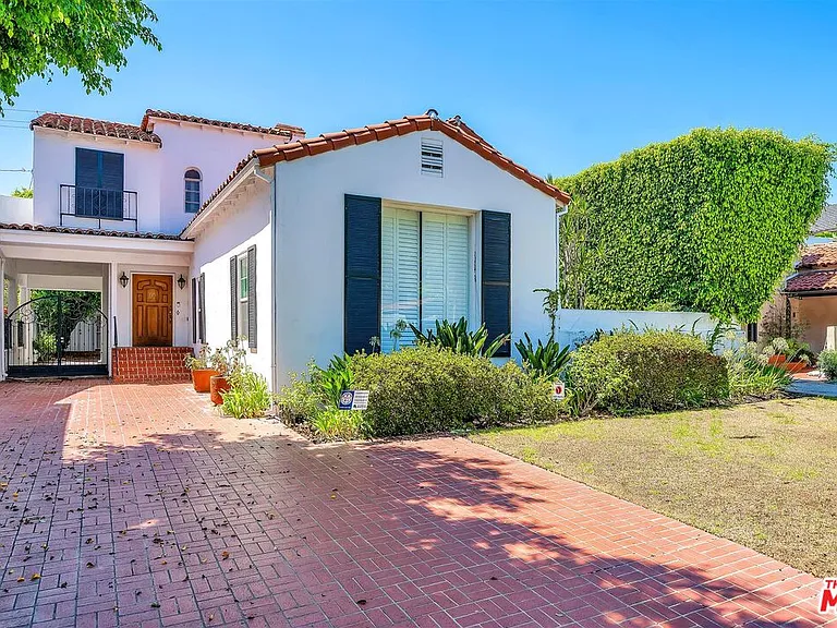 325 El Camino Dr — Photo 1