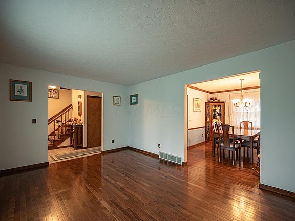 5th image of 9929 Stratford St
