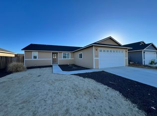 1843 Hickory Ln, Fernley, NV 89408