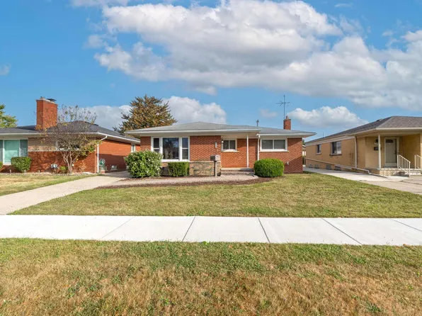 17909 Winsome Rd, Fraser, MI 48026