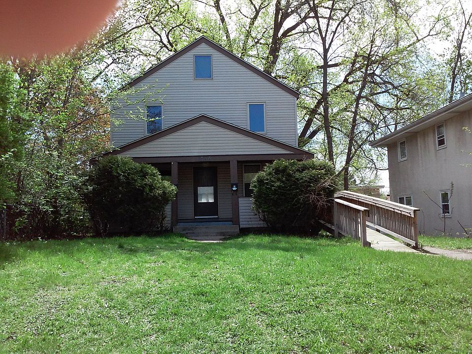 2nd image of 1814 York Ave