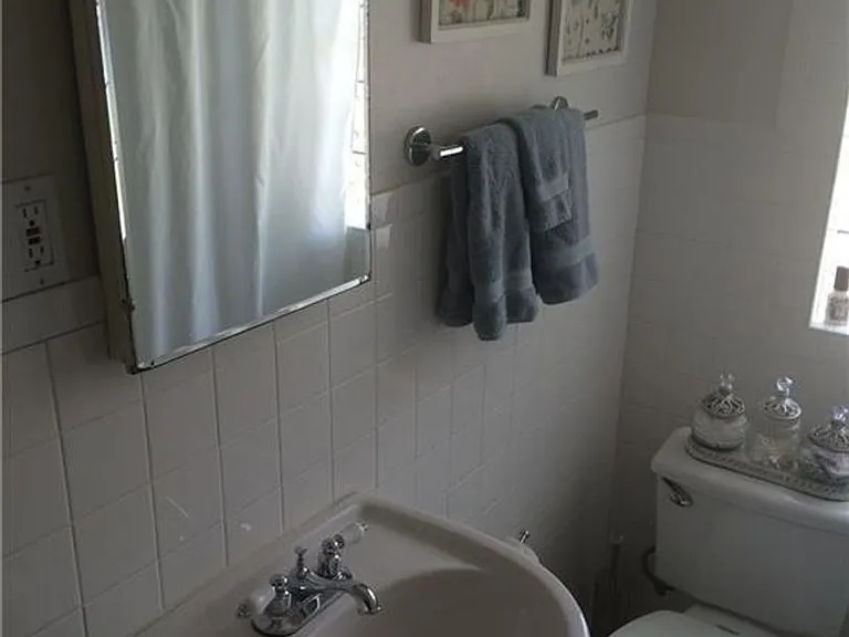 707 1/2 Graham Pl — Photo 16