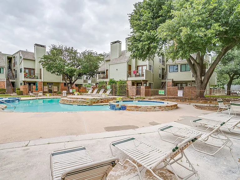 Great pool area!