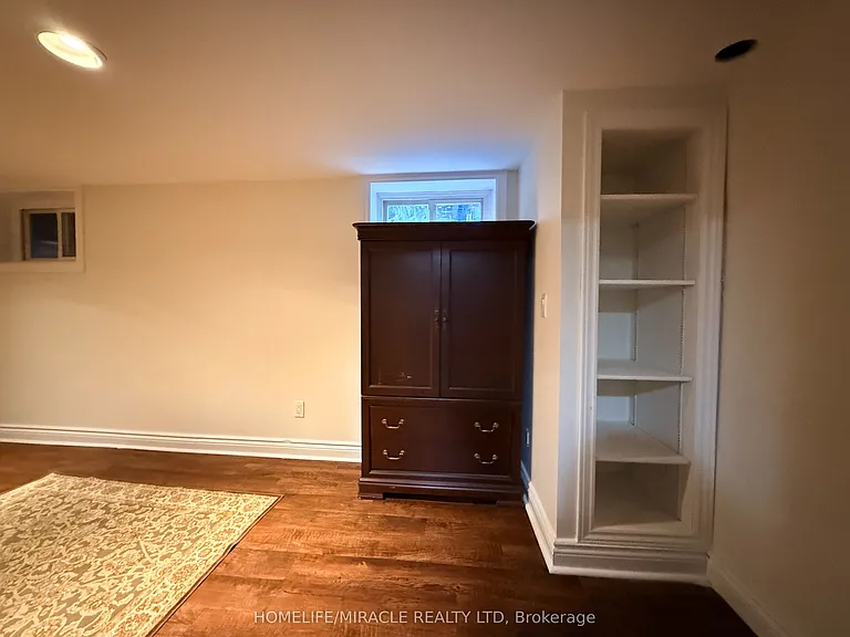 755 Somerville St — Photo 19
