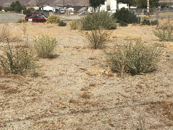 3rd image of 8412 Paintbrush Ct