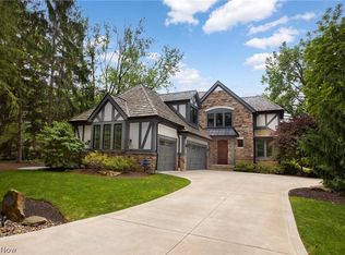 9 E Hanna Ln, Cleveland, OH