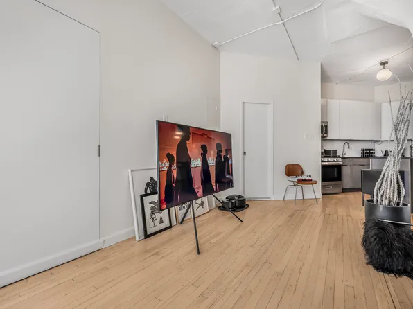 497 Pacific Street image 10 of 23