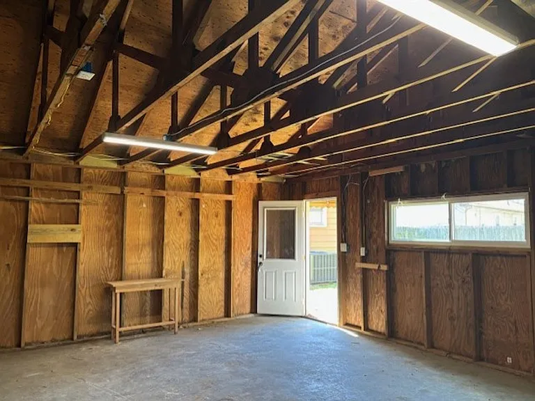 1407 Kay Ave — Photo 31