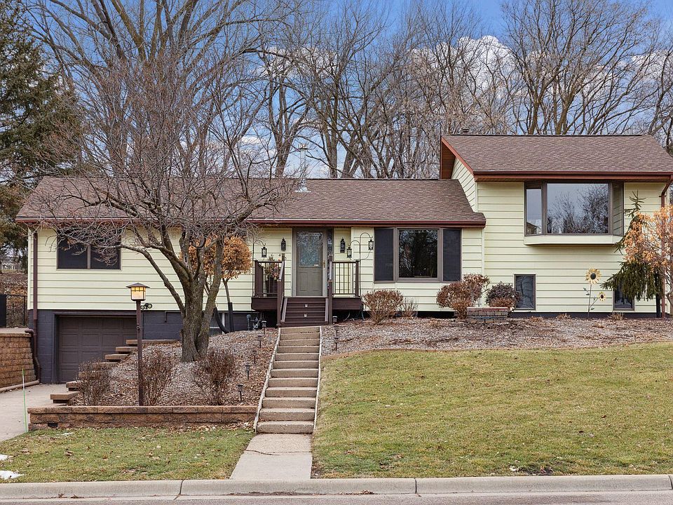 1st image of 403 Eldridge Ave W
