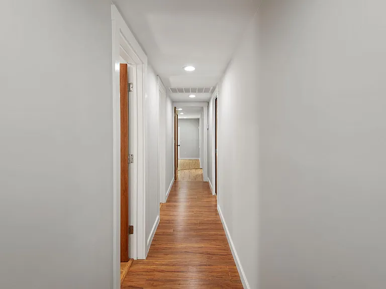 10624 Bloomfield St — Photo 11