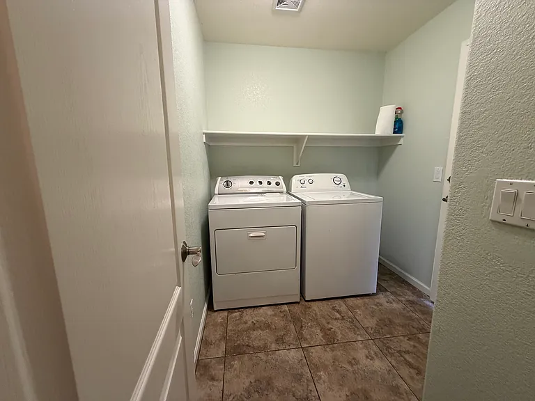 2504 W Hedgehog Pl — Photo 21