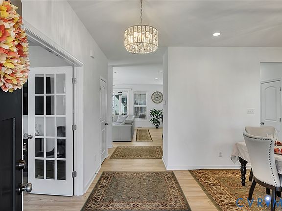4th image of 9400 Kinnerton Dr