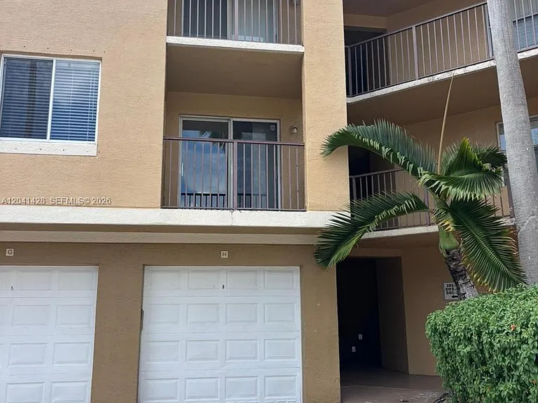 761 N Pine Island Rd #203 — Photo 31