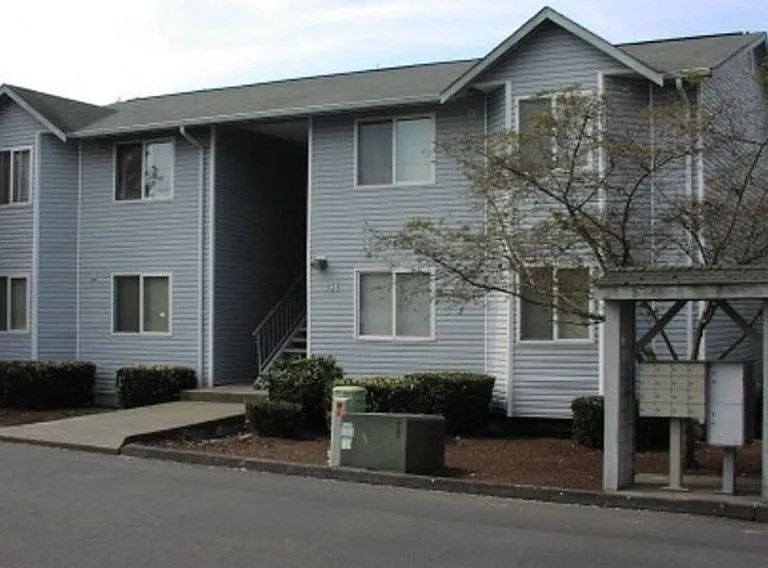 Cambridge Apartments — Photo 1