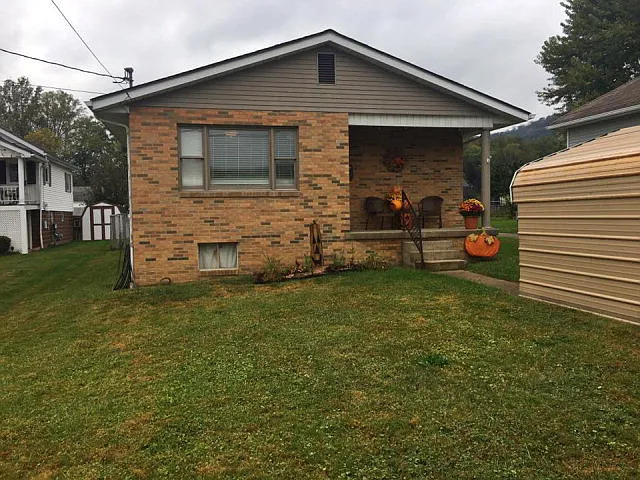 39 Linden Ave photo 1